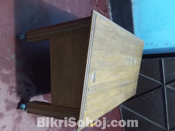 সেগুন কাঠের পড়ার টেবিল বিক্রি হবে ঢাকা সহ আছে